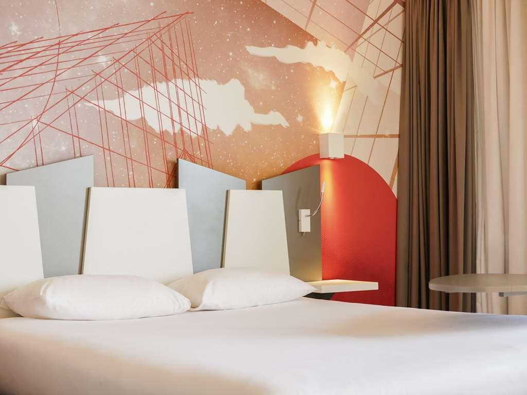 Hotel Ibis Styles Poitiers Centre Zimmer foto